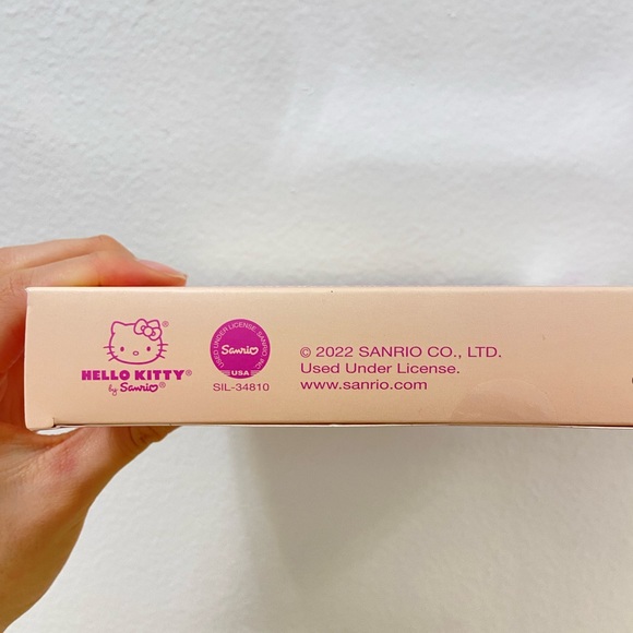 Sanrio Hello Kitty Beauty Rest Sleep Mask - Picture 4 of 4